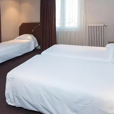 Brit Hotel Terminus 3*