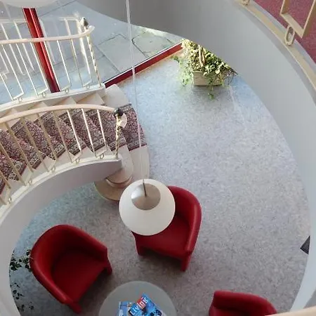 Brit Terminus Hotel