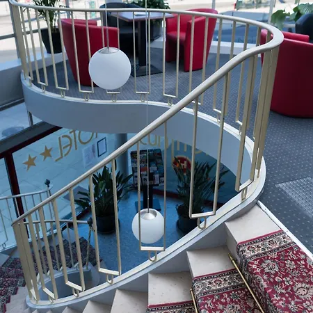 Brit Hotel Terminus Hotel 3*