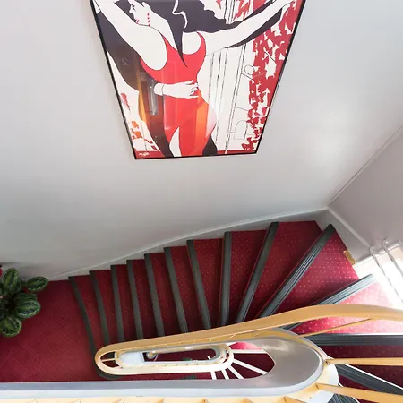 Brit Terminus 3* 앙굴렘