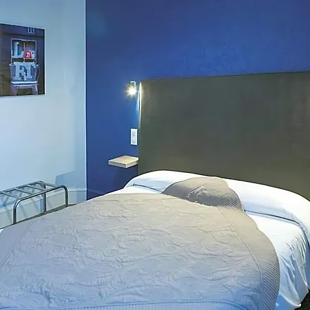 Brit Terminus Hotel