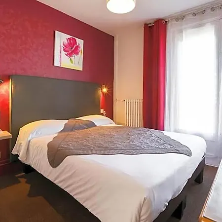 Brit Terminus Hotel 3*