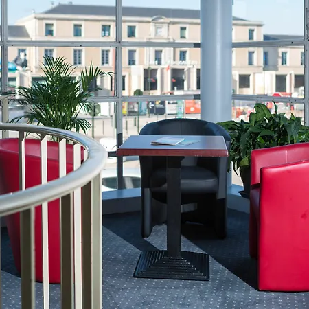 Brit Hotel Terminus 3*